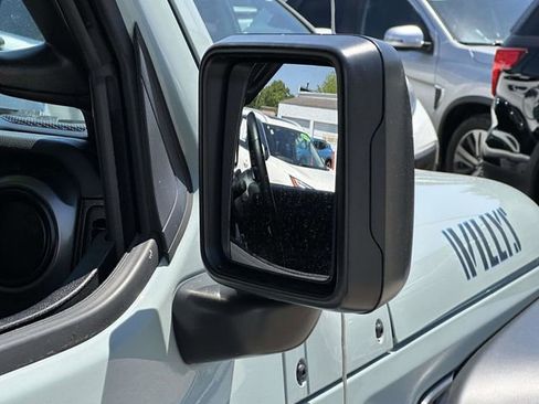 Used 2023 Jeep Wrangler Unlimited w/ Cold Weather Group AWD/4WD image 29