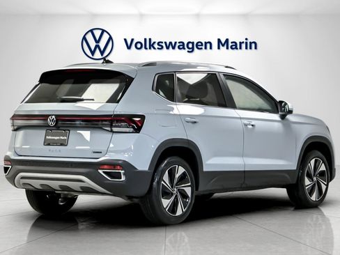 New 2026 Volkswagen Taos SE image 5