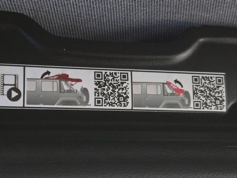 Used 2022 Jeep Wrangler Unlimited Sport image 41