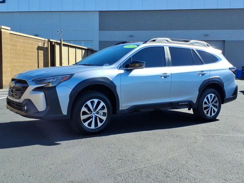 Certified 2025 Subaru Outback Premium w/ Popular Package #1A image 2