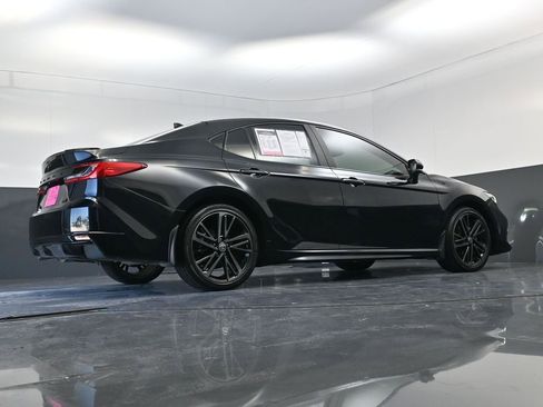 Used 2025 Toyota Camry XSE FWD image 19