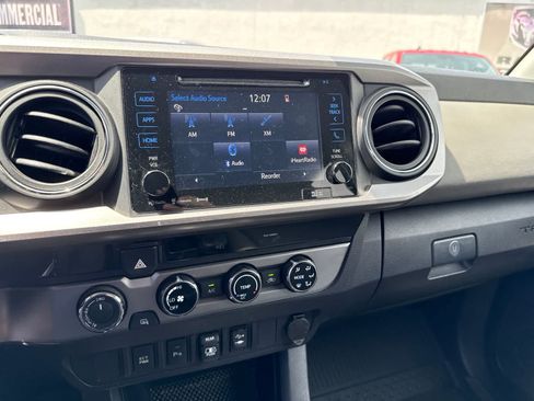 Used 2018 Toyota Tacoma SR5 AWD/4WD image 28