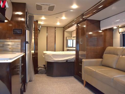 Used 2019 Mercedes-Benz Sprinter 170 image 32