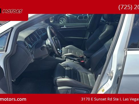 Used 2020 Volkswagen GTI SE FWD image 10