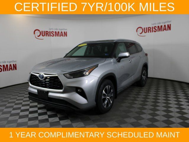 Used 2022 Toyota Highlander XLE AWD/4WD image 2