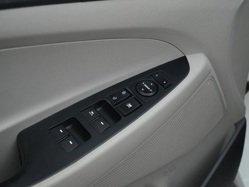 Used 2018 Hyundai Tucson Sport w/ Cargo Package FWD image 12