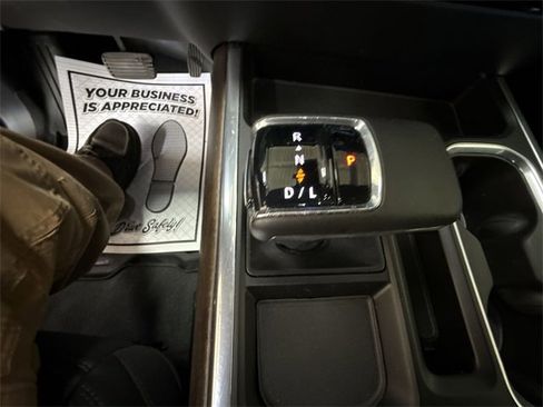 Certified 2023 Chevrolet Silverado 1500 High Country w/ Technology Package image 20