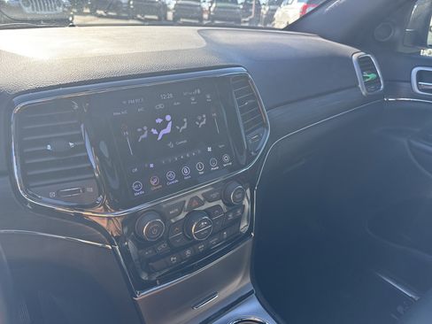 Used 2021 Jeep Grand Cherokee Limited image 22
