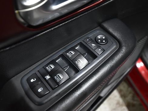 Used 2020 Chrysler Pacifica Limited FWD image 12