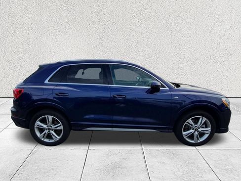 Used 2022 Audi Q3 2.0T Premium w/ Convenience Package AWD/4WD image 2