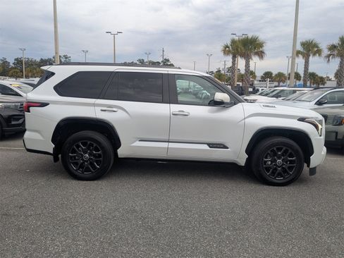 Used 2024 Toyota Sequoia Platinum image 3