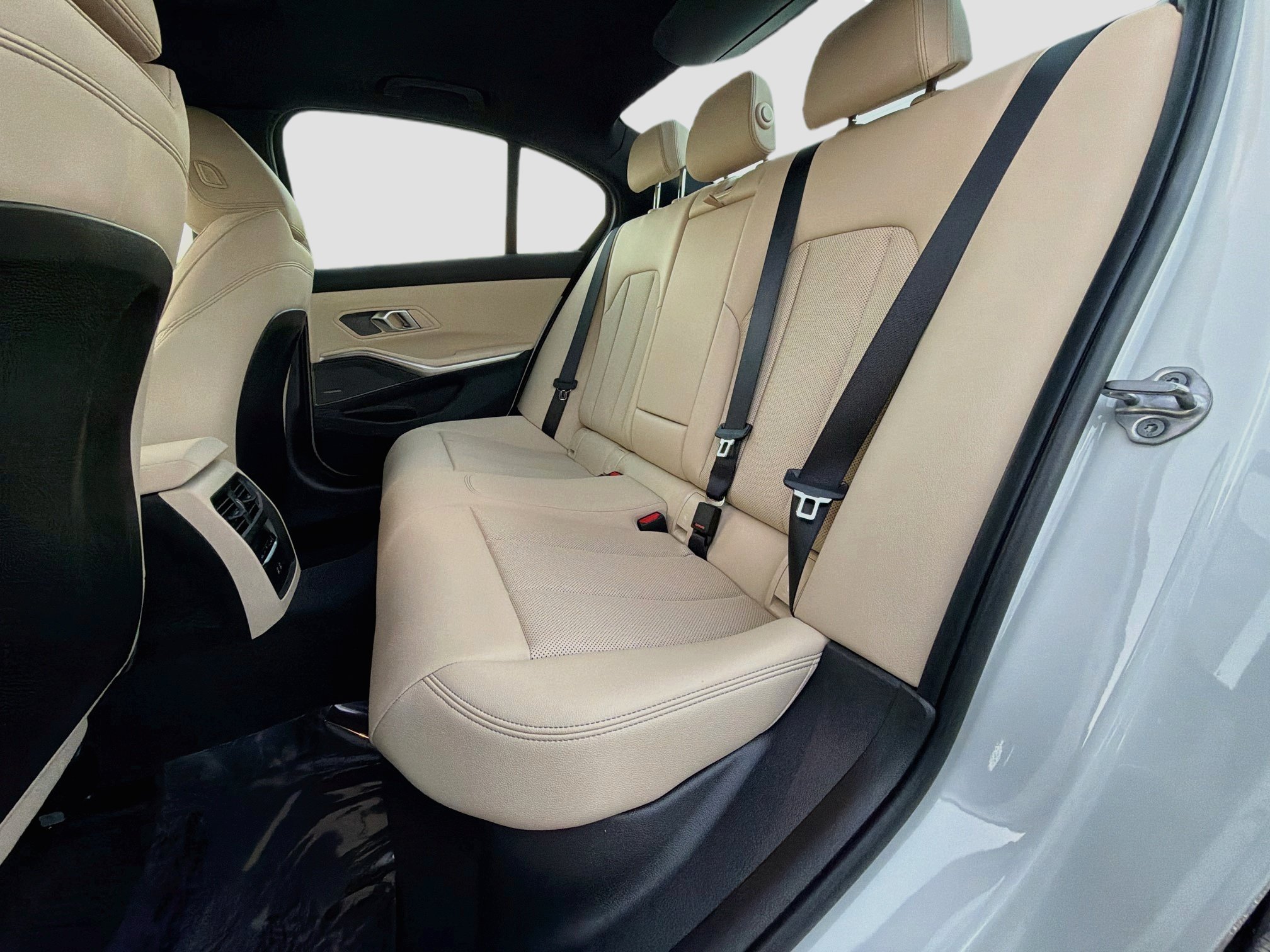 New 2026 BMW 330i Sedan w/ Premium Package RWD image 21