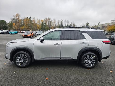 New 2025 Nissan Pathfinder SV w/ SV Premium Package image 8