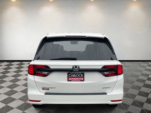 Used 2023 Honda Odyssey Sport image 4
