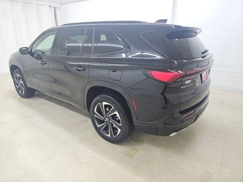 Used 2025 Buick Enclave Sport Touring image 18