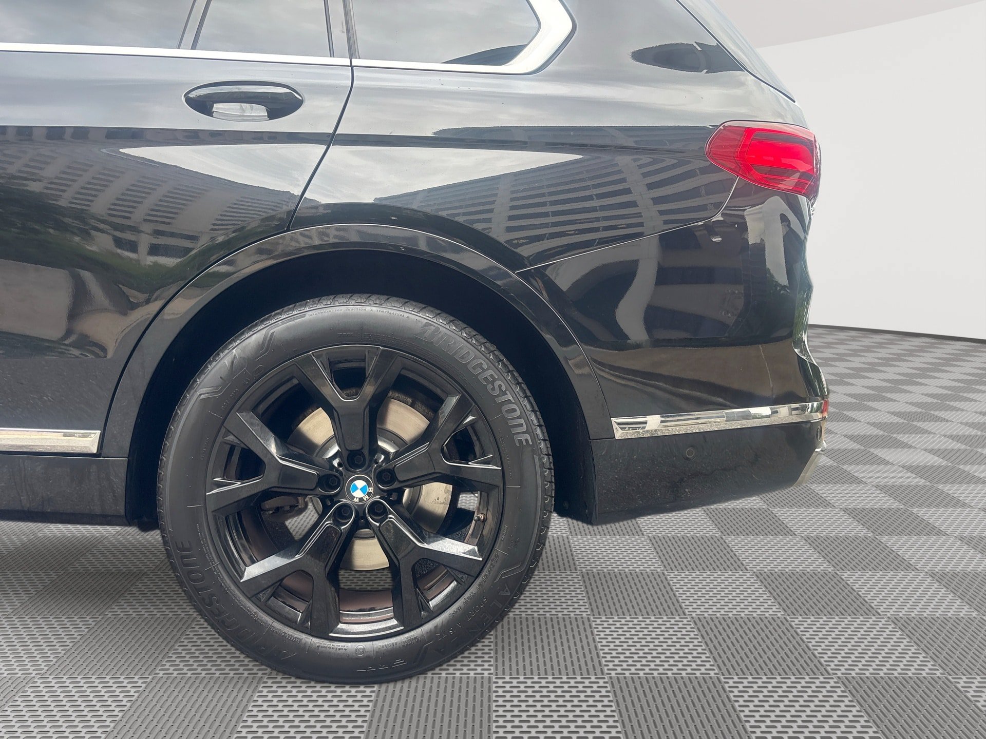 Used 2021 BMW X7 xDrive40i w/ Premium Package AWD/4WD image 29