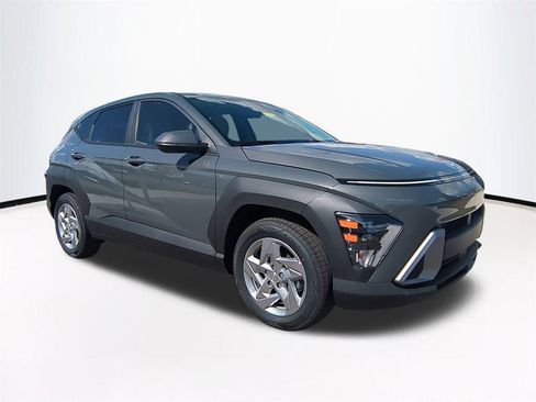 New 2026 Hyundai Kona SE image 2