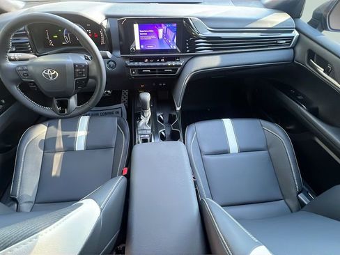 Used 2025 Toyota Camry SE w/ Convenience Package FWD image 10