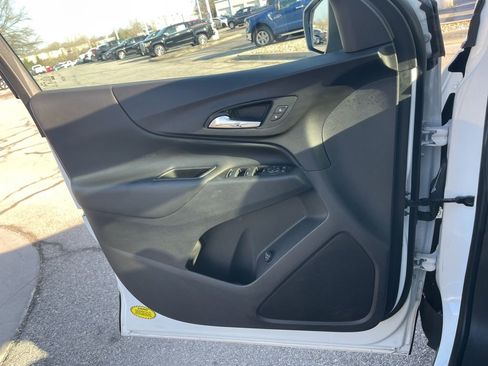 Certified 2021 Chevrolet Equinox LT image 32