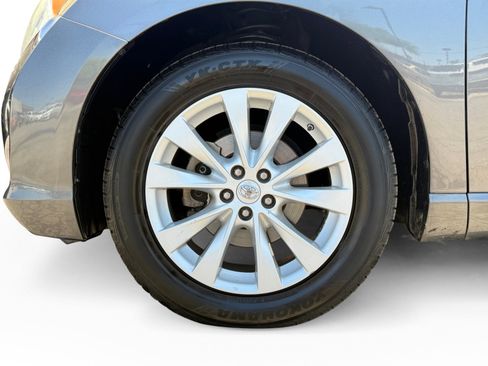 Used 2013 Toyota Venza XLE w/ XLE Premium Pkg FWD image 11