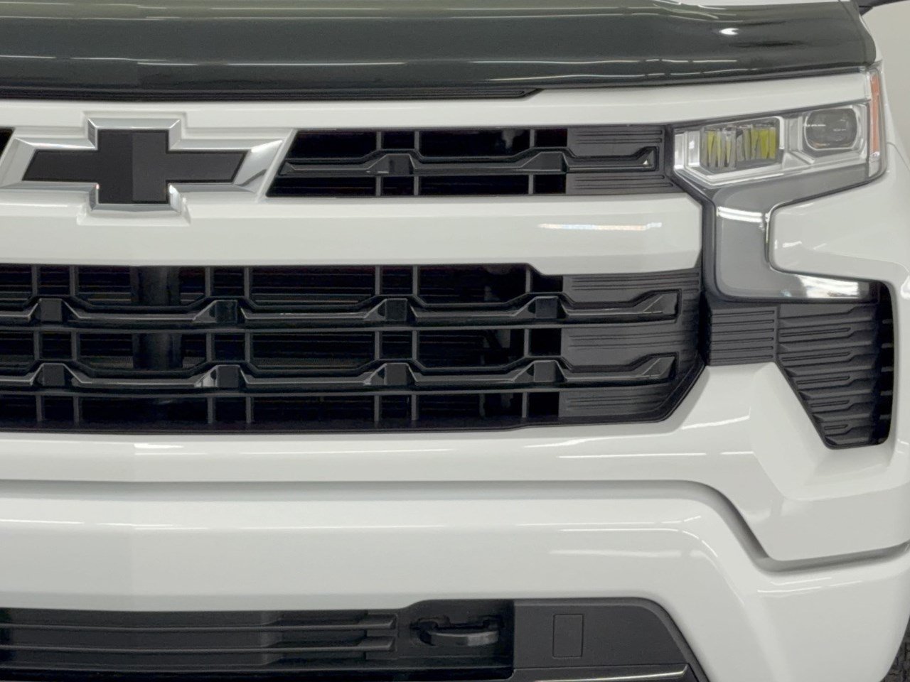 Used 2025 Chevrolet Silverado 1500 RST w/ Convenience Package II AWD/4WD image 12