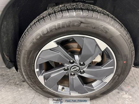 Used 2025 Nissan Rogue SV FWD image 21
