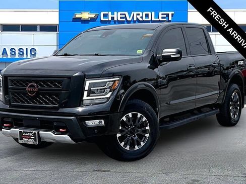 Used 2022 Nissan Titan PRO-4X w/ Pro-4x Convenience Package AWD/4WD image 2