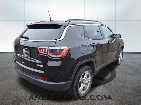 Used 2024 Jeep Compass Latitude AWD/4WD image 6