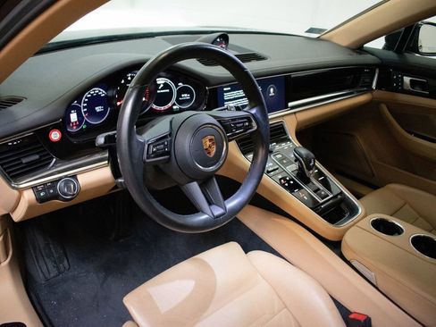 Certified 2022 Porsche Panamera 4 Platinum Edition image 4