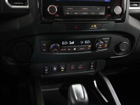 Used 2023 Nissan Frontier SV w/ SV Convenience Package image 13