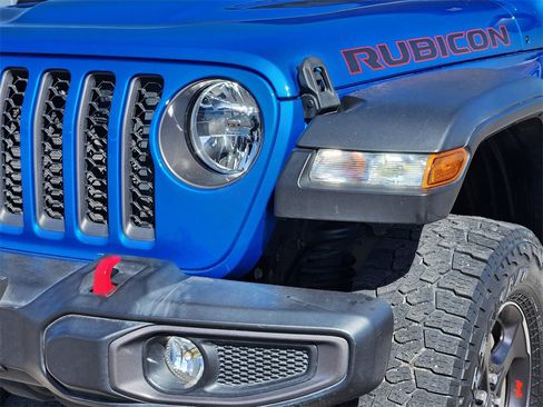 Used 2022 Jeep Gladiator Rubicon w/ Cold Weather Group image 5