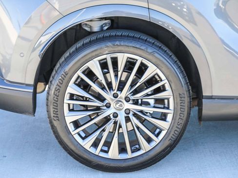 Used 2025 Lexus RX 450h AWD w/ Luxury Package image 9