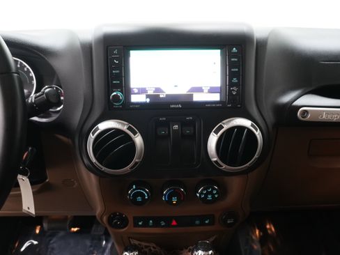 Used 2013 Jeep Wrangler Sahara w/ Connectivity Group image 15