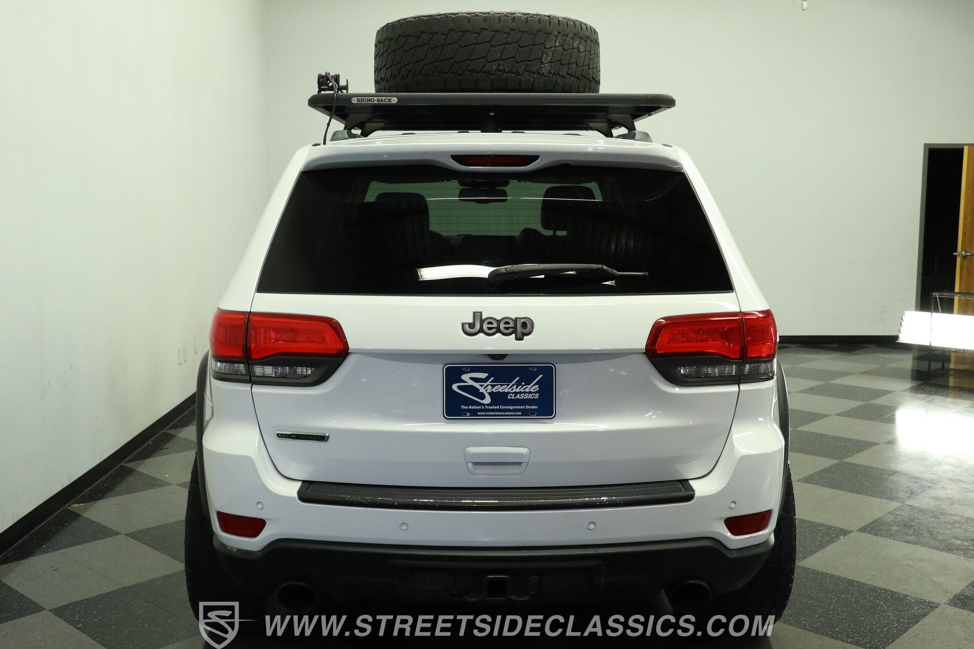 Used 2014 Jeep Grand Cherokee Limited w/ Luxury Group II AWD/4WD image 9