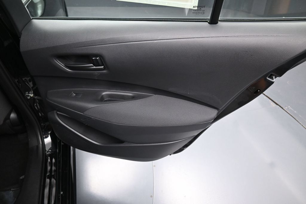 Used 2025 Toyota Corolla LE FWD image 29