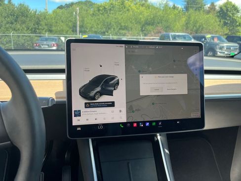 Used 2021 Tesla Model Y Long Range AWD/4WD image 16