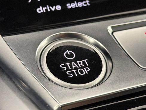 Certified 2023 Audi e-tron Chronos image 22