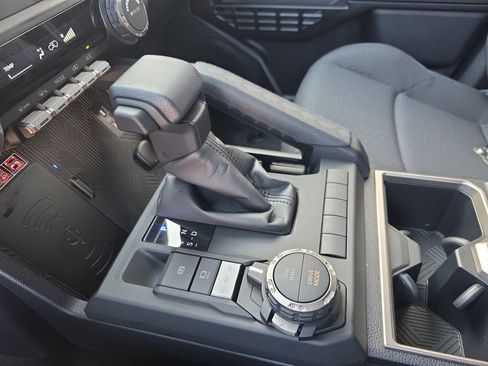 New 2026 Toyota 4Runner SR5 AWD/4WD image 21