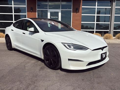 Used 2022 Tesla Model S Plaid AWD/4WD image 2