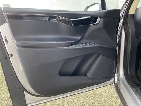 Used 2016 Tesla Model X P90D image 9