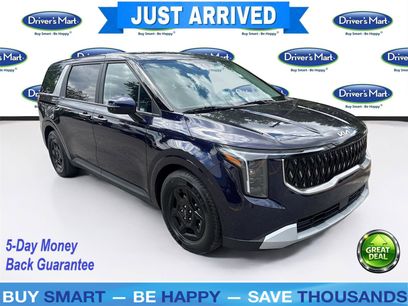 Used 2025 Kia Carnival