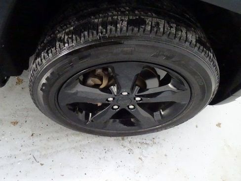 Used 2023 Jeep Grand Cherokee Altitude image 28