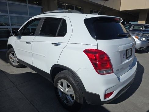 Used 2017 Chevrolet Trax LT w/ LT Convenience Package image 2