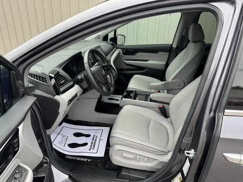 Used 2024 Honda Odyssey Elite image 9