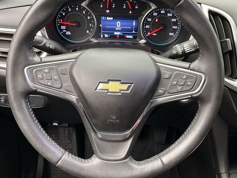 Used 2019 Chevrolet Equinox LT FWD image 13