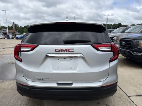 Used 2022 GMC Terrain SLE image 6