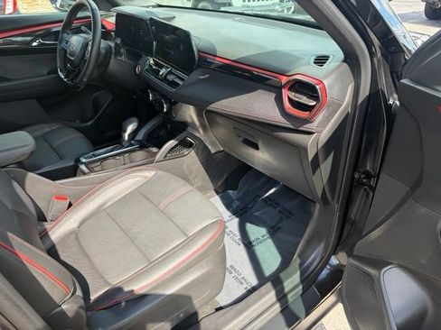 Used 2024 Chevrolet TrailBlazer RS AWD/4WD image 36