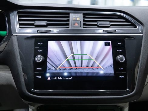 Used 2022 Volkswagen Tiguan SE R-Line image 24