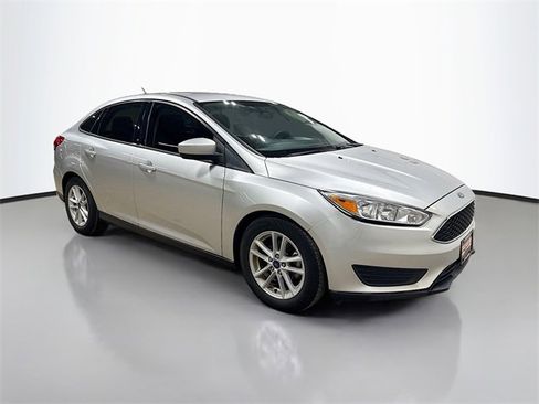Used 2018 Ford Focus SE image 5