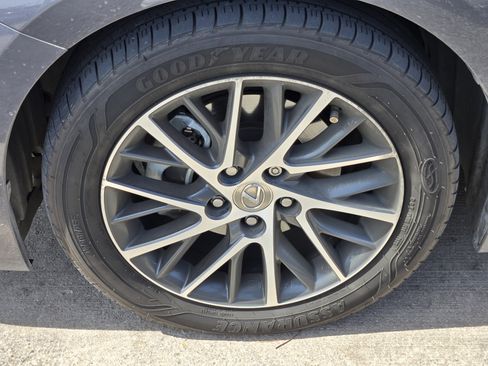 Used 2016 Lexus ES 350 w/ Luxury Package w/Wood Trim image 10